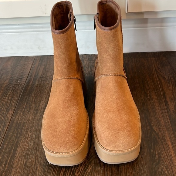 NWT UGG CityFunk Mid Boots! - Picture 6 of 9